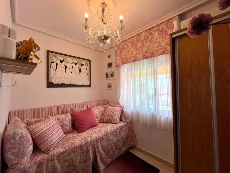 2 slaapkamer Villa Te koop 2 slaapkamer Villa Te koop