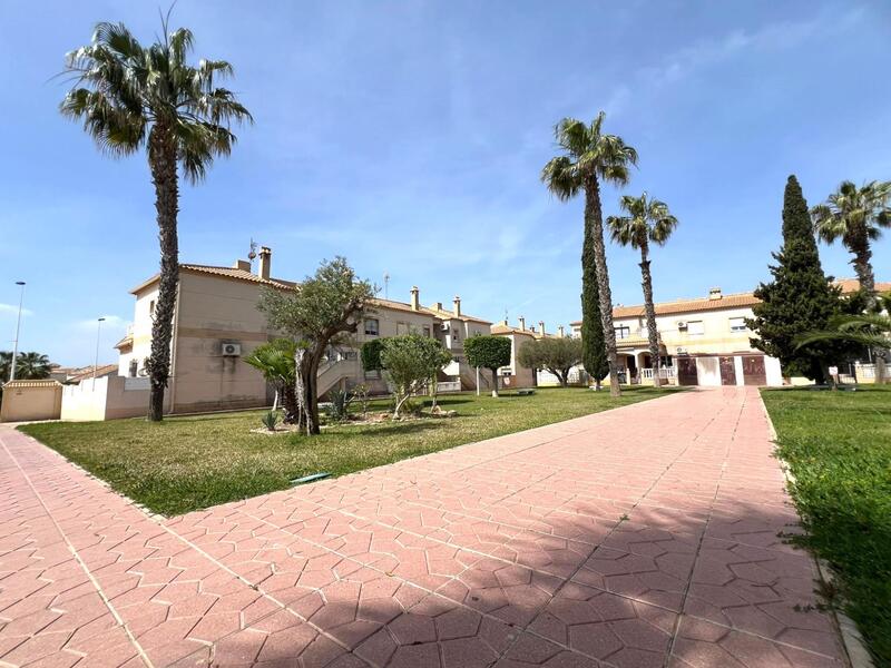 2 slaapkamer Villa Te koop 2 slaapkamer Villa Te koop