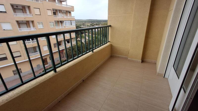 2 slaapkamer Appartement Te koop 2 slaapkamer Appartement Te koop