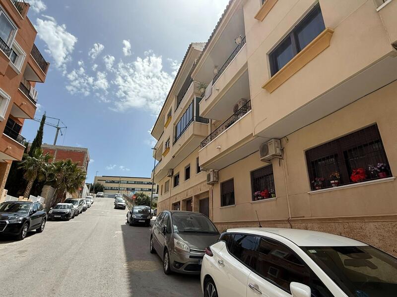 3 bedroom Apartment for sale