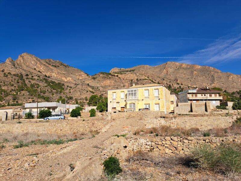 7 Cuarto Local Comercial en venta