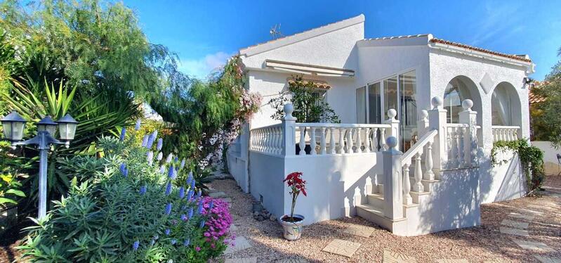 2 Cuarto Villa en venta