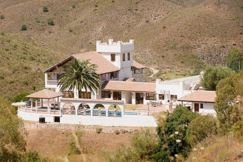 7 Cuarto Villa en venta