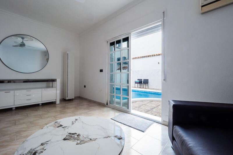6 bedroom Townhouse for sale 6 bedroom Townhouse for sale