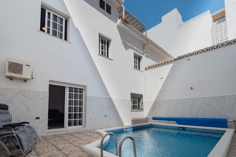 6 bedroom Townhouse for sale 6 bedroom Townhouse for sale