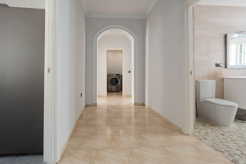 6 bedroom Townhouse for sale 6 bedroom Townhouse for sale