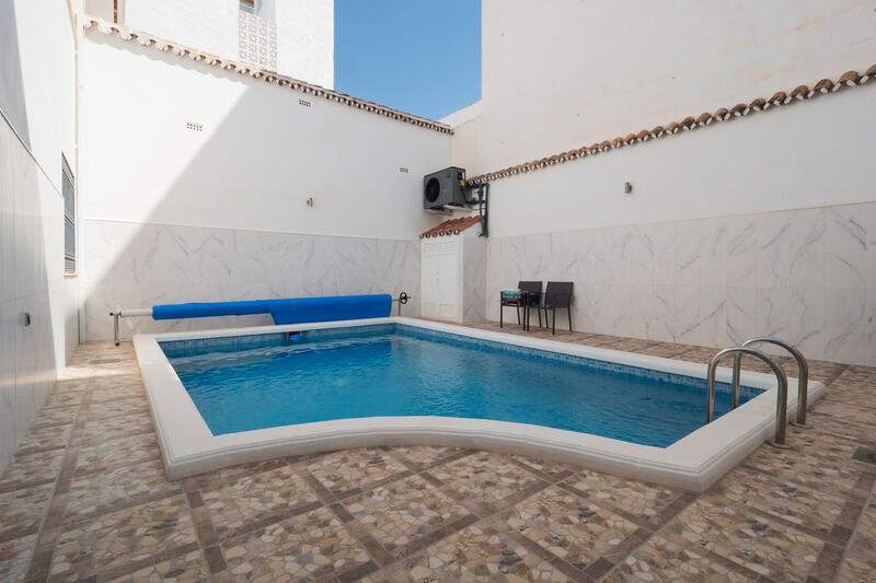 6 bedroom Townhouse for sale 6 bedroom Townhouse for sale