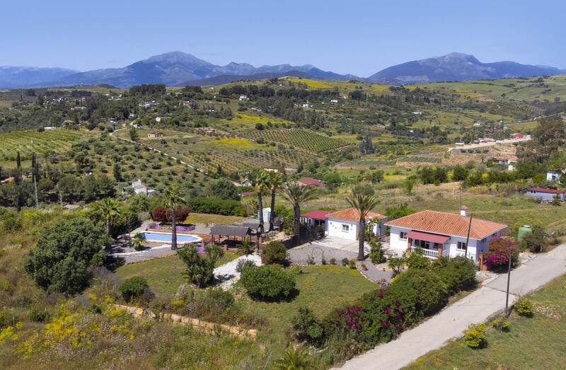 Lantställe till salu i Pizarra, Málaga