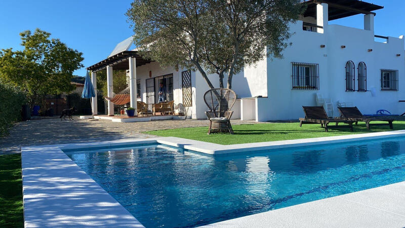 4 Cuarto Villa en venta