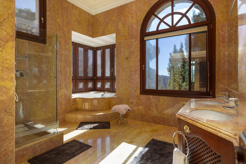 8 Cuarto Villa en venta