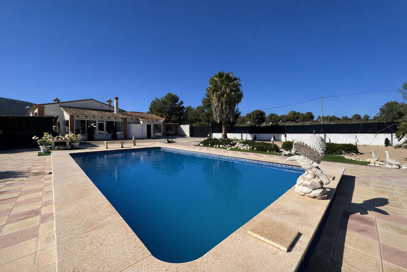 8 Cuarto Villa en venta