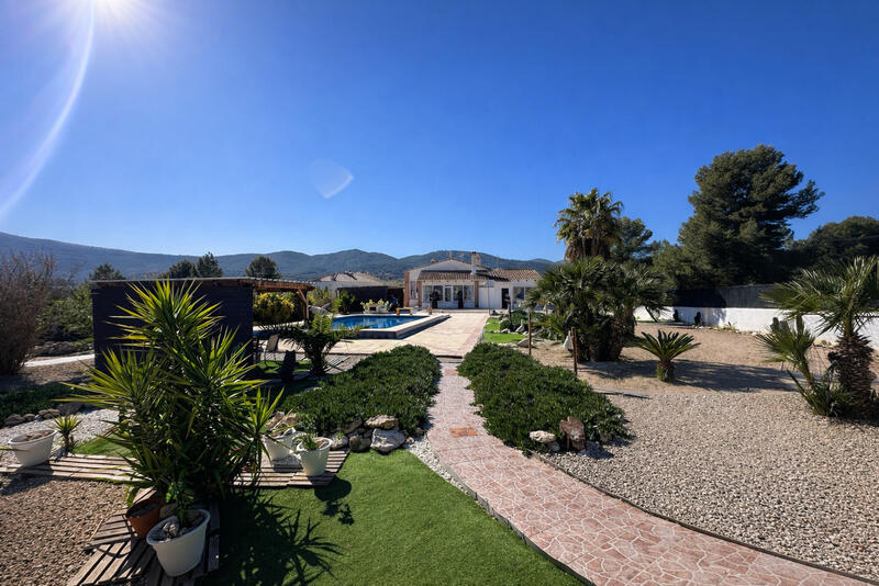 8 Cuarto Villa en venta