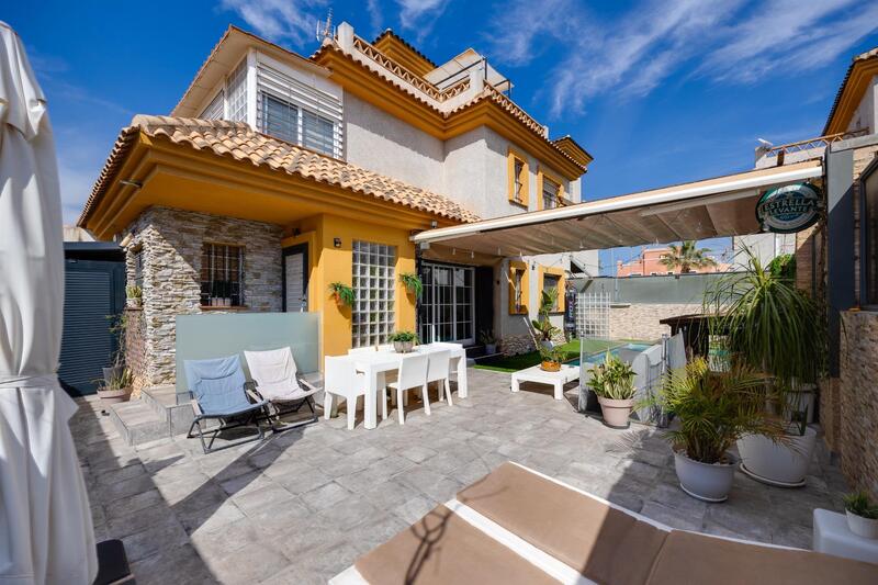 3 Cuarto Villa en venta