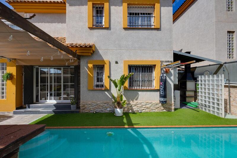 3 Cuarto Villa en venta