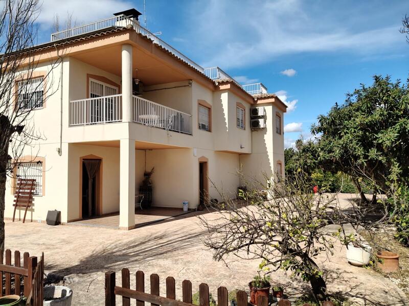 6 bedroom Country House for sale 6 bedroom Country House for sale
