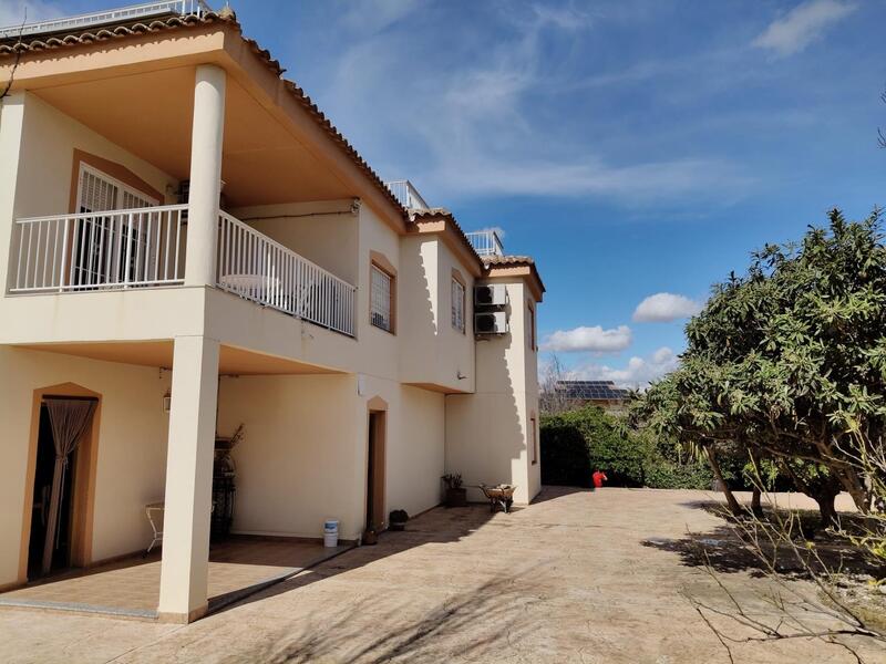 6 bedroom Country House for sale 6 bedroom Country House for sale