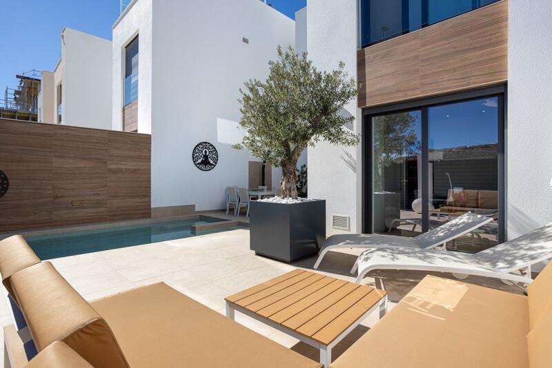 3 bedroom Townhouse for sale
