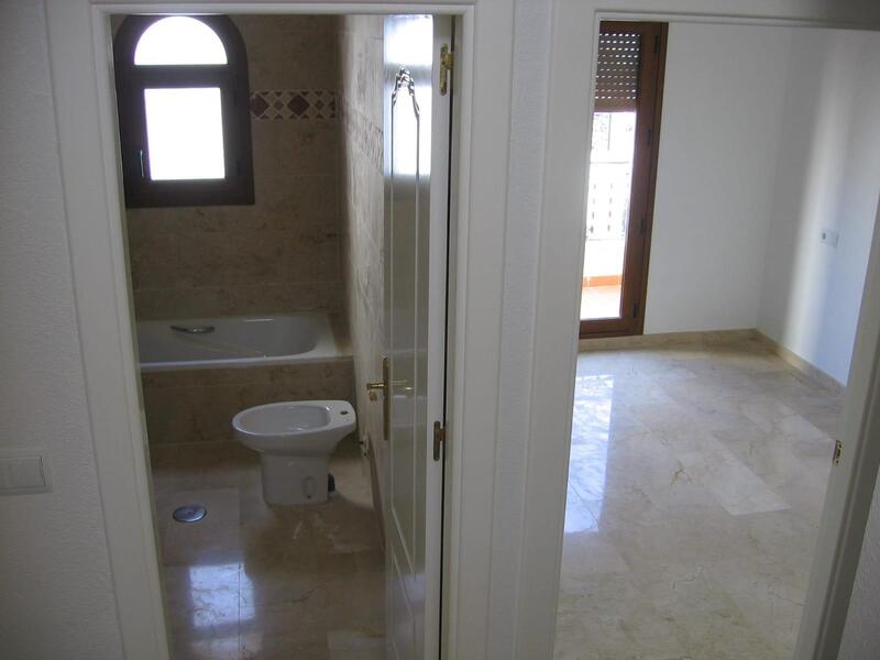 2 slaapkamer Gezinswoning Te koop