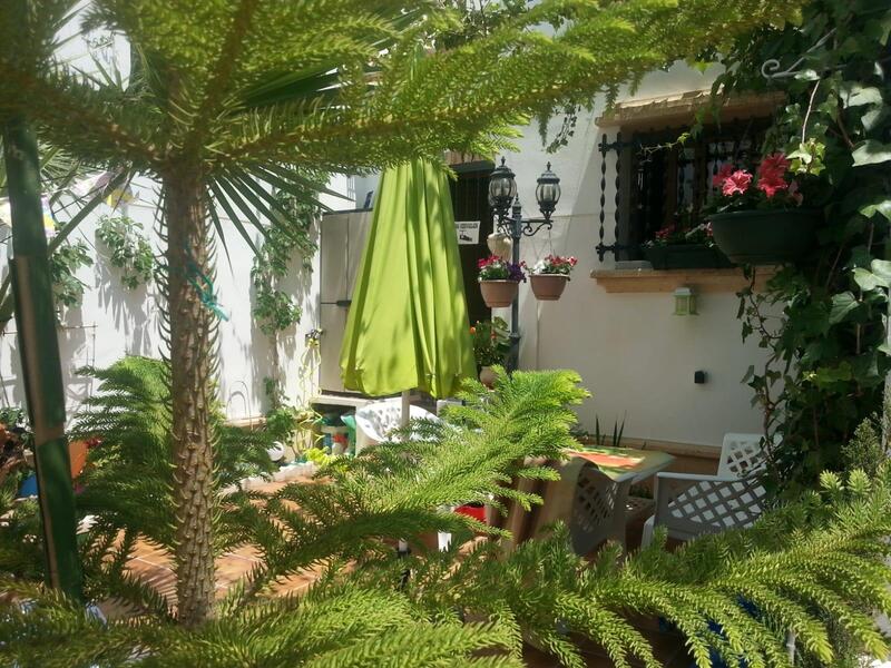 2 slaapkamer Gezinswoning Te koop