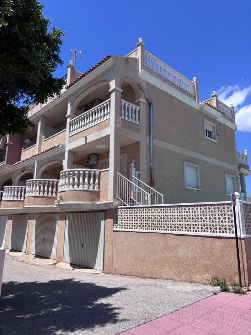 3 bedroom Townhouse for sale