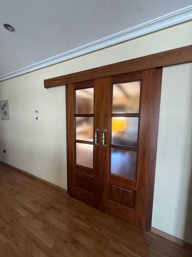 3 slaapkamer Gezinswoning Te koop