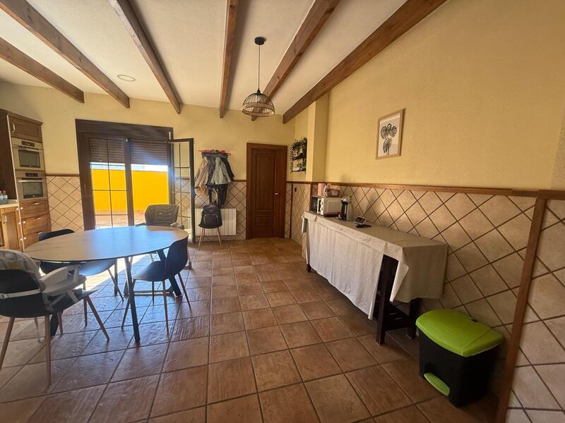 3 slaapkamer Gezinswoning Te koop