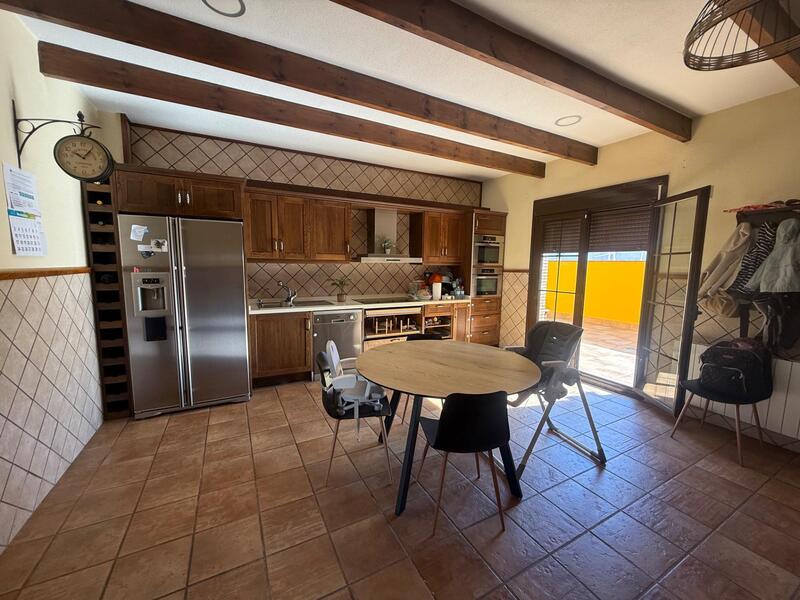 3 slaapkamer Gezinswoning Te koop
