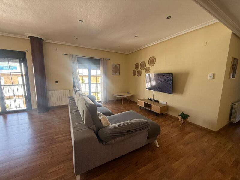 3 slaapkamer Gezinswoning Te koop