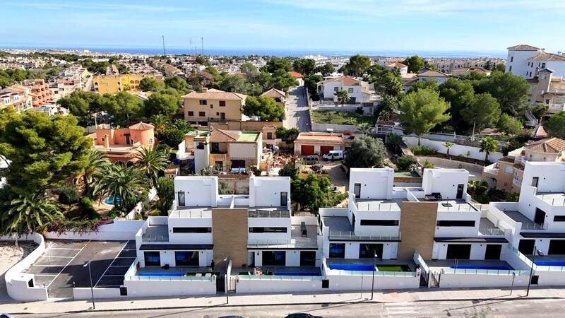 2 chambre Villa à vendre dans Villamartin, Alicante