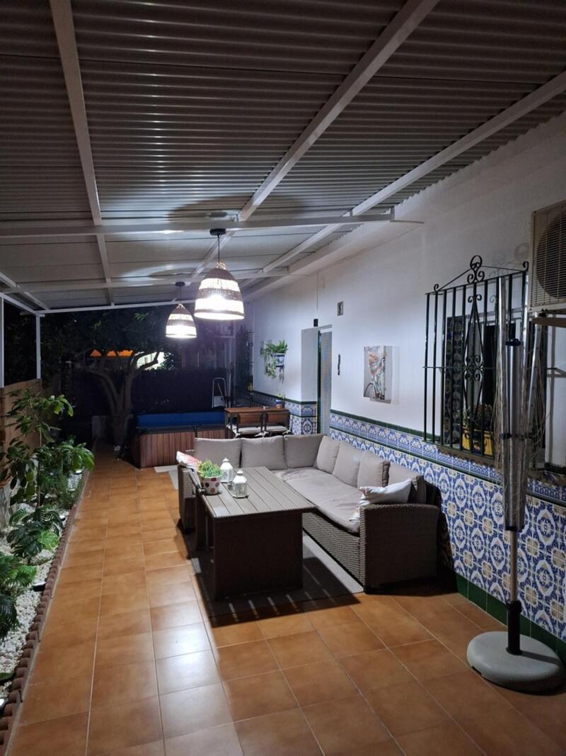 2 bedroom Townhouse for sale