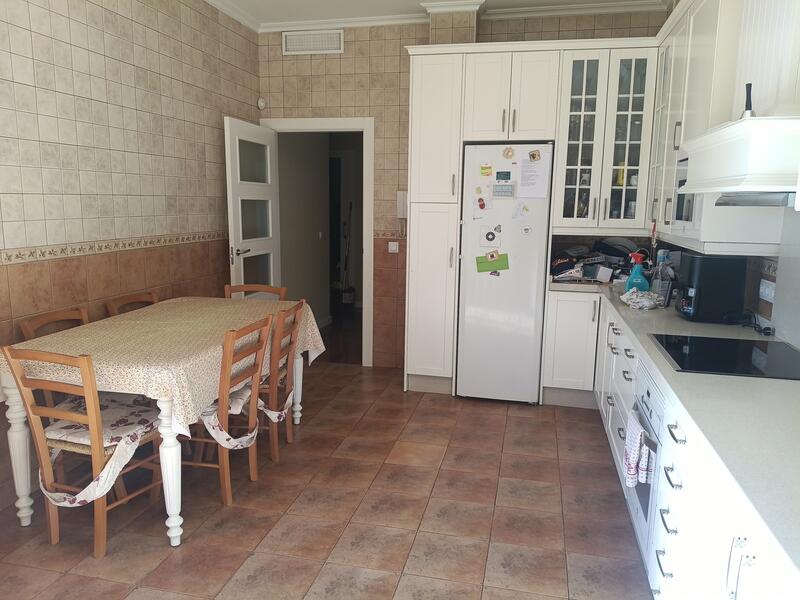 4 Schlafzimmer Stadthaus zu verkaufen
