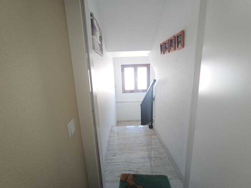4 Schlafzimmer Stadthaus zu verkaufen