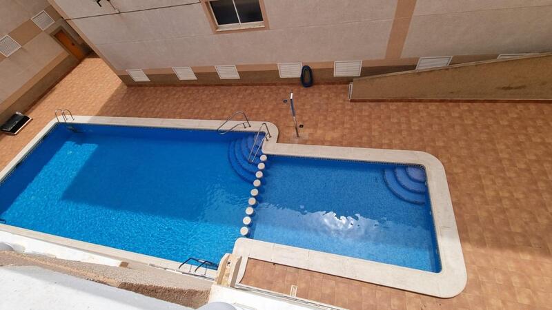 2 спальная комната квартира продается в Torrevieja, Alicante