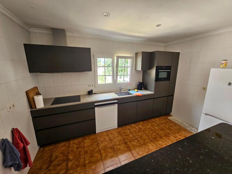 6 bedroom Villa for sale