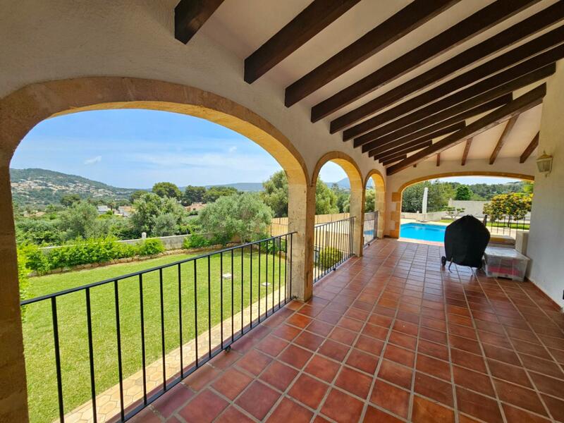 6 bedroom Villa for sale