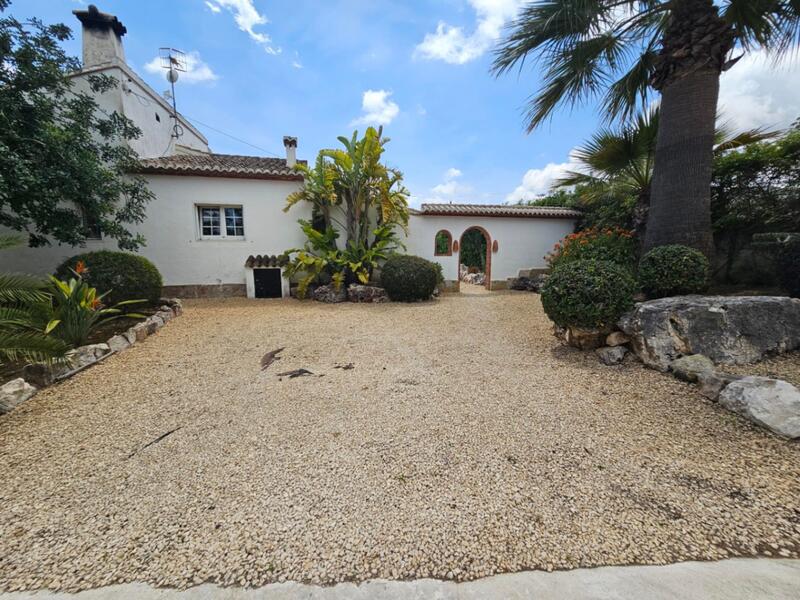 6 bedroom Villa for sale