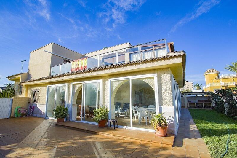 9 Schlafzimmer Villa zu verkaufen in La Manga del Mar Menor, Murcia