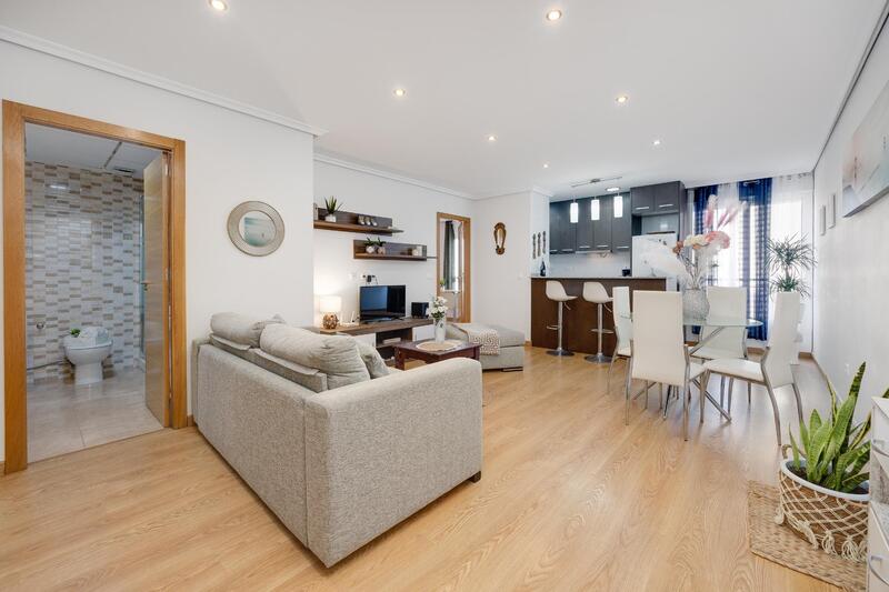 2 Schlafzimmer Appartement zu verkaufen in Torrevieja, Alicante