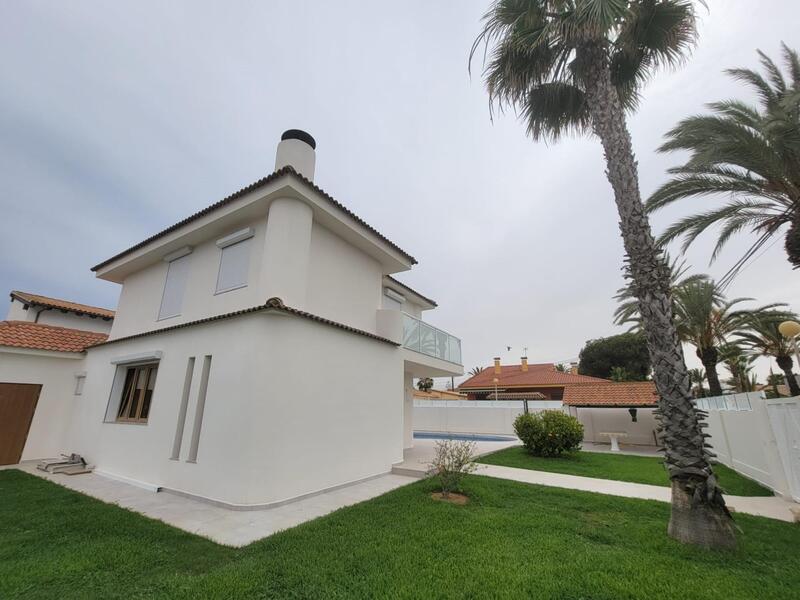 Villa en venta en Orihuela Costa, Alicante