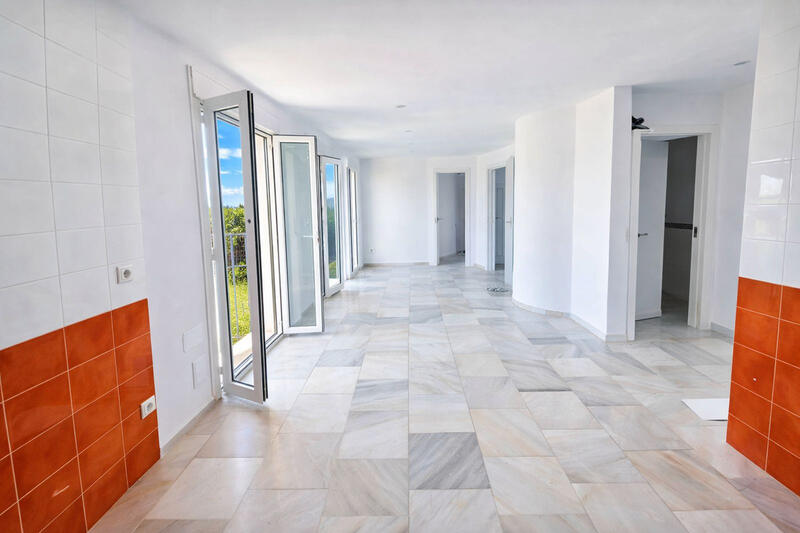 3 bedroom Apartment for sale in La Duquesa, Málaga