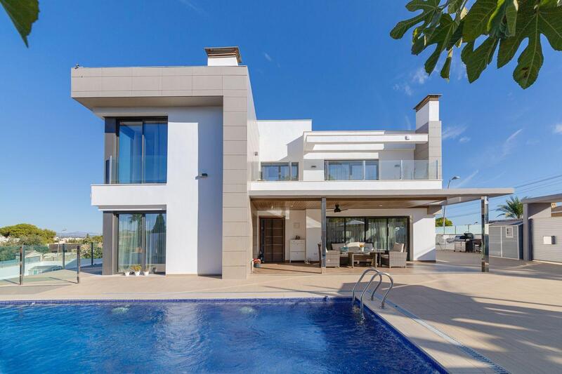 3 bedroom Villa for sale in Torrevieja, Alicante