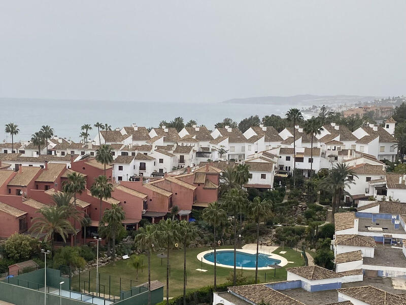 3 slaapkamer Gezinswoning Te koop in Estepona, Málaga
