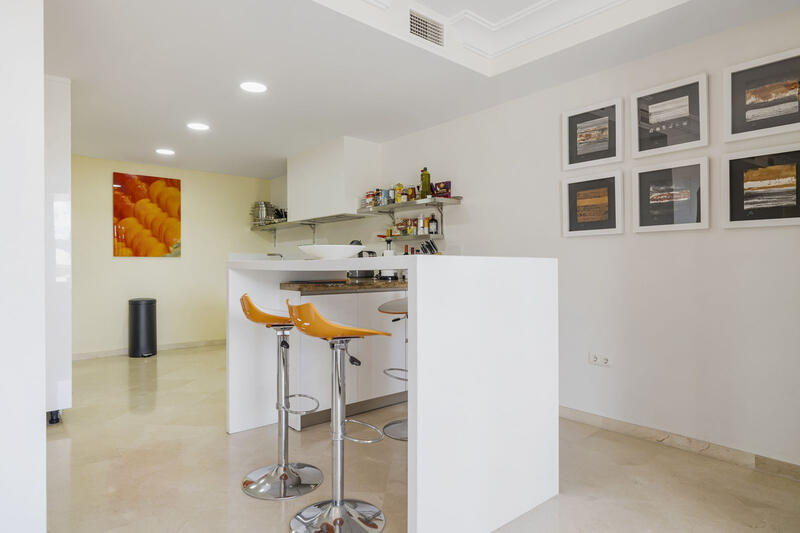 5 bedroom Townhouse for sale