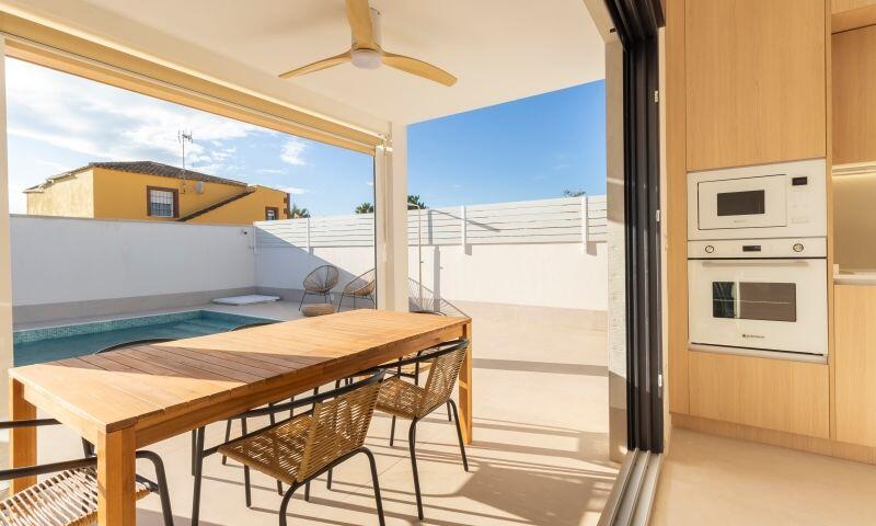 3 спальная комната вилла продается в Torrevieja, Alicante
