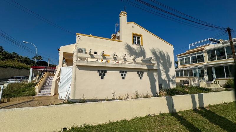 3 slaapkamer Tweezijdig Te koop in Orihuela Costa, Alicante