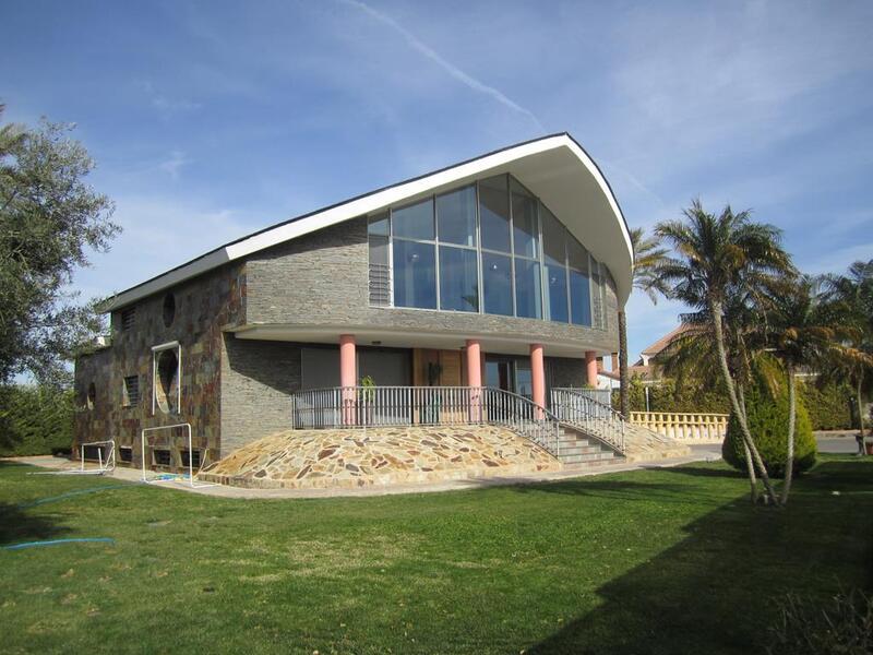 5 спальная комната вилла продается в Los Montesinos, Alicante