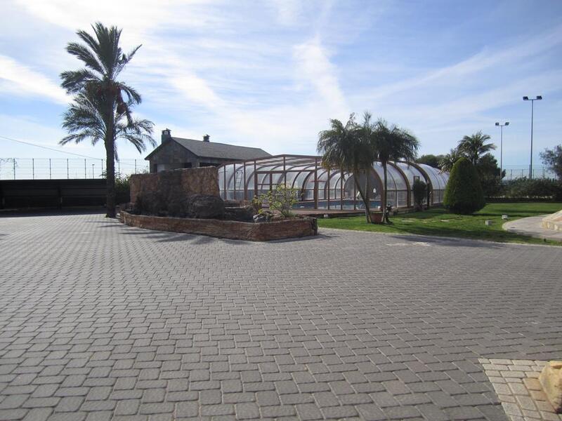 5 спальная комната вилла продается в Los Montesinos, Alicante