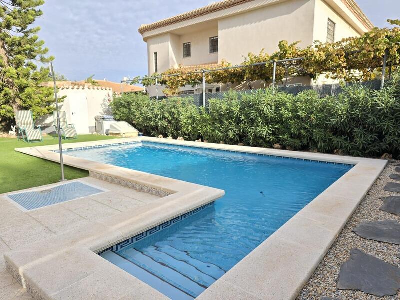 3 Schlafzimmer Villa zu verkaufen in Orihuela Costa, Alicante