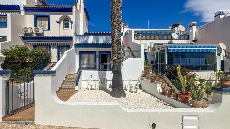 2 Cuarto Adosado en venta en Orihuela Costa, Alicante