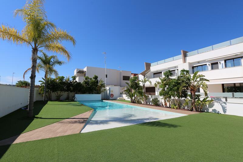 2 slaapkamer Appartement Te koop in Pilar de la Horadada, Alicante